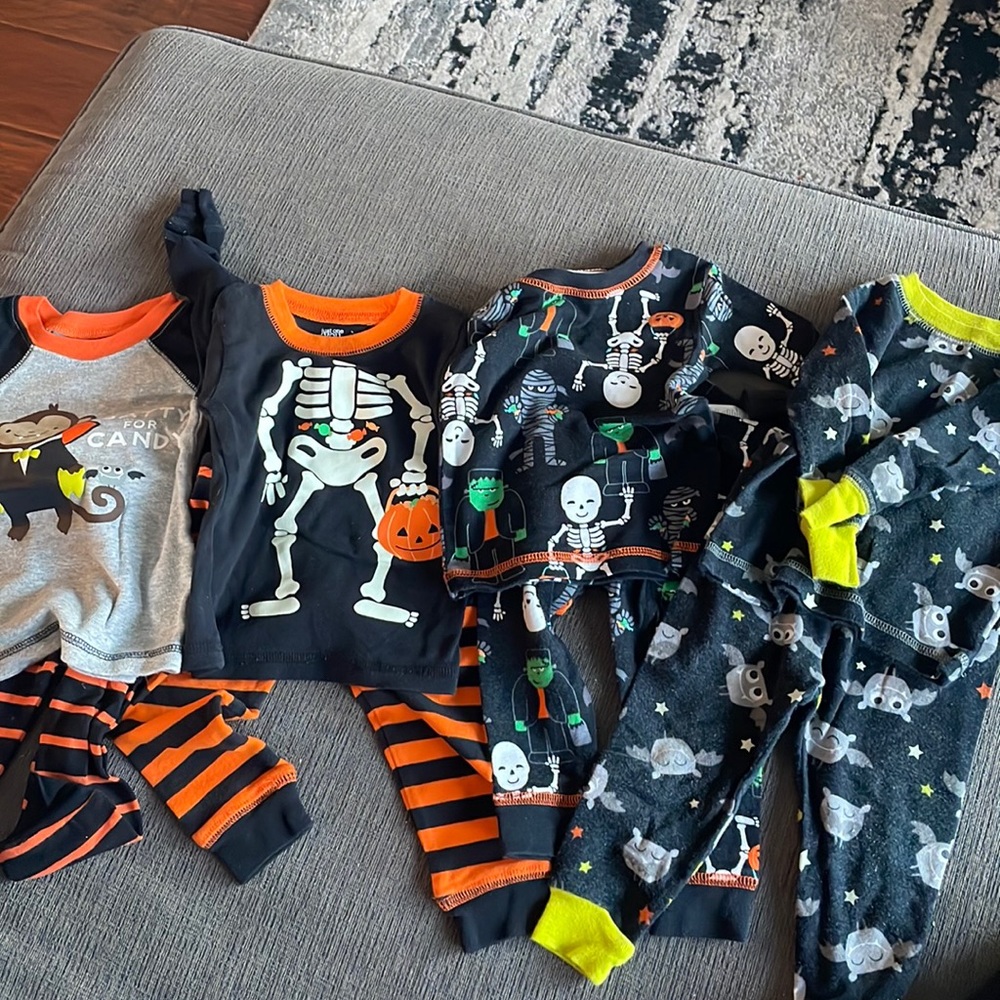FOUR Halloween PJ sets 🎃🦇😈🩻
